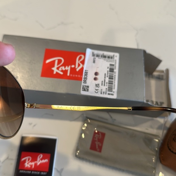 NIB Ray Ban Arista Round Sunglasses Polished Arista Gold Brown Gradient RB3681 - Picture 6 of 12
